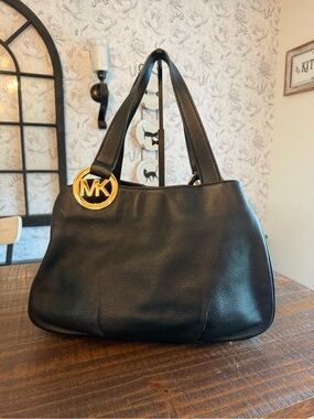 MICHAEL Michael Kors Black Fulton East West Tote EUC